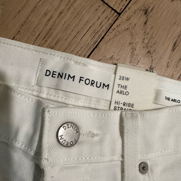 Aritzia Denim Forum
The Arlo Hi-rise Straight Jean - Picture 6 of 6